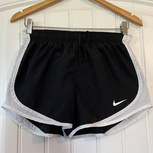 Nike Dri Fit Shorts Size Small - Picture 1 of 5